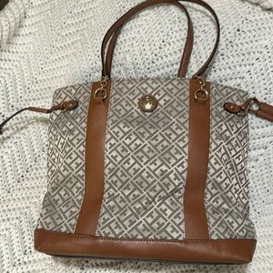 Women’s Tommy Hilfiger Monogram Large Tote Satchel Handbag Bag Purse, tan /brown